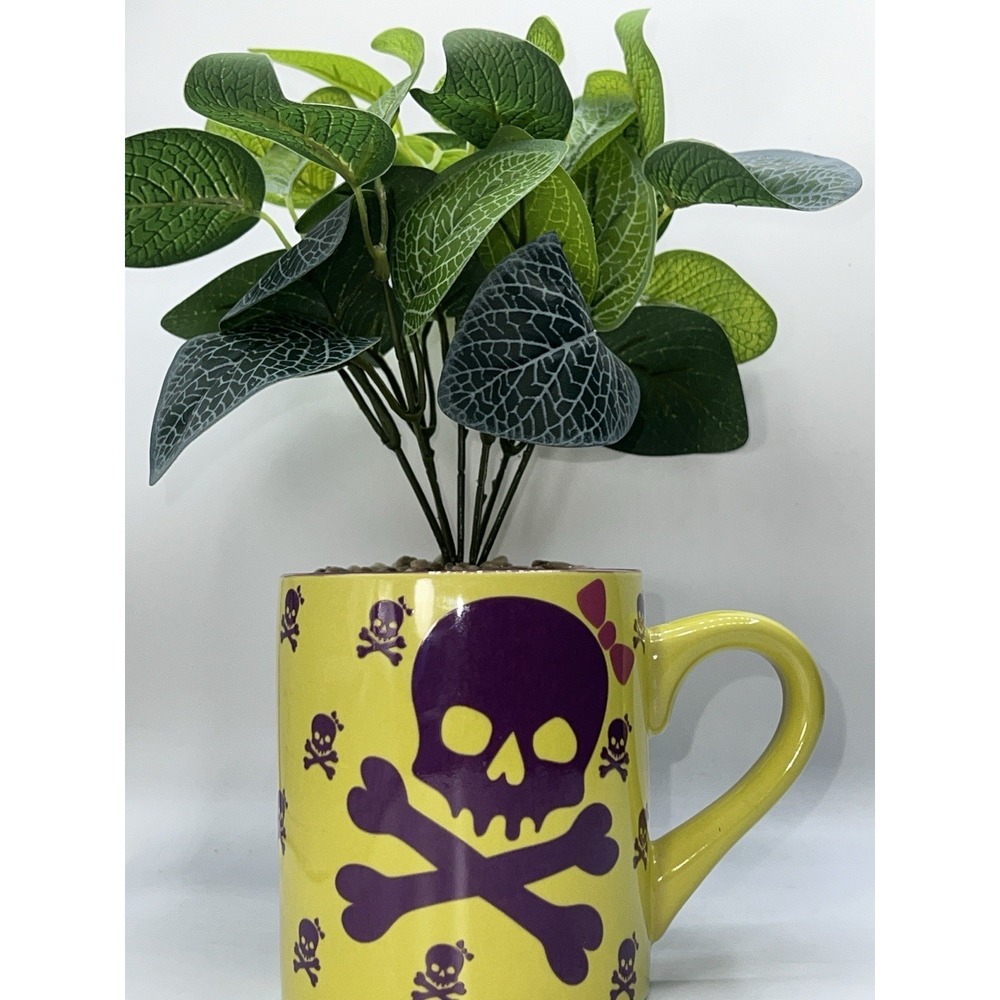 David & Goliath 2010 Skull Purple Pink Bow 12oz Coffee Mug - Picture 3 of 7